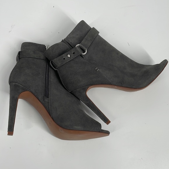 EUC- BCBGeneration Cassia Gray Peep Toe Suede Bootie Size 7M - Picture 14 of 16